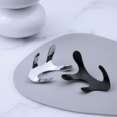 Крючок мебельный четырехрожковый KORAL черный матовый AKS 64163