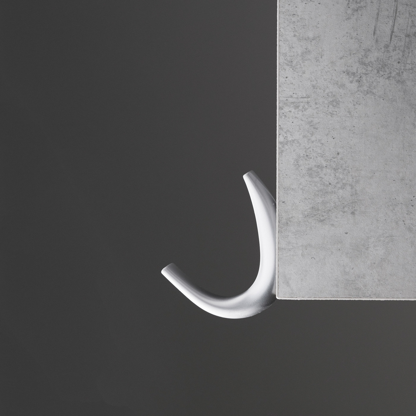 Крючок мебельный однорожковый SKY черный матовый AKS 81599