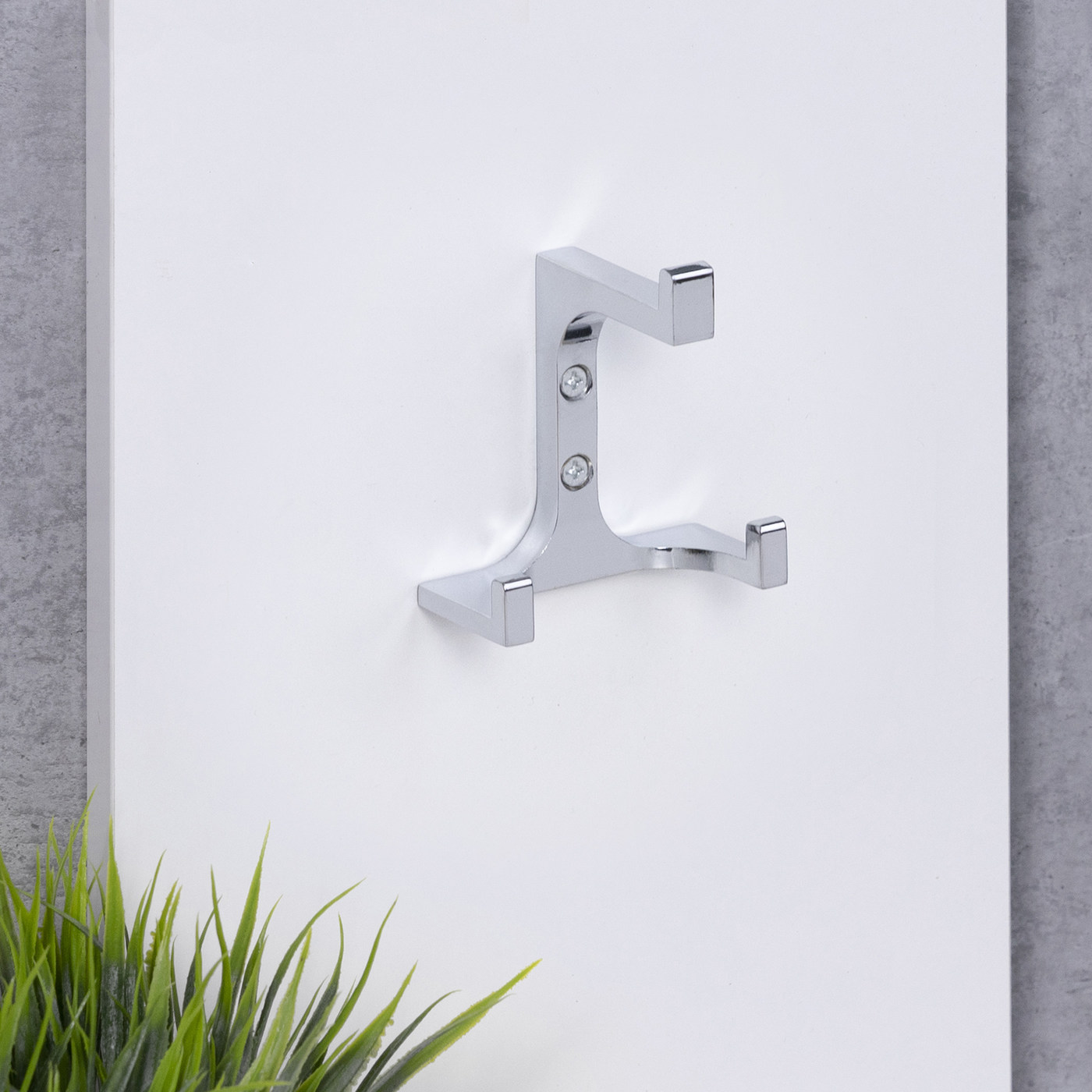 Крючок мебельный трехрожковый TRITON хром AKS 61998