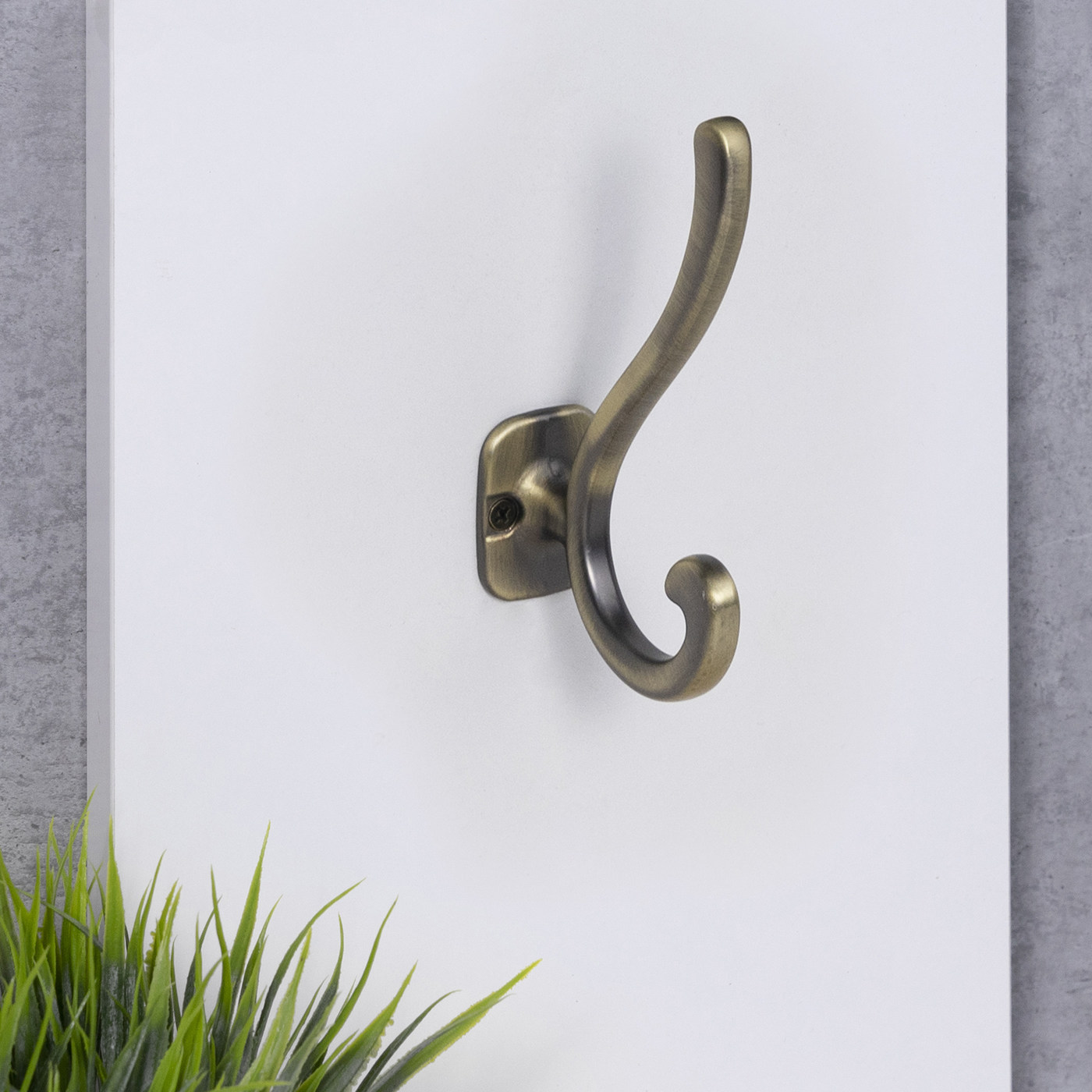 Крючок мебельный двухрожковый AКKORD античная латунь матовая AKS 68416