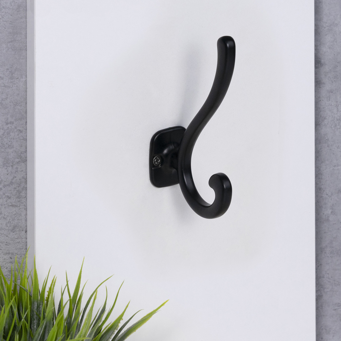 Крючок мебельный двухрожковый AКKORD черный матовый AKS 90381