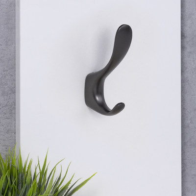 Крючок мебельный двухрожковый ROMA графит AKS 104203