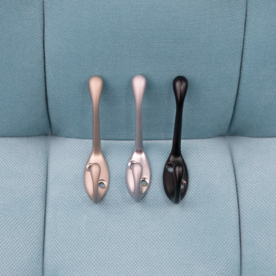 Крючок мебельный двухрожковый VIOL черный AKS 56825