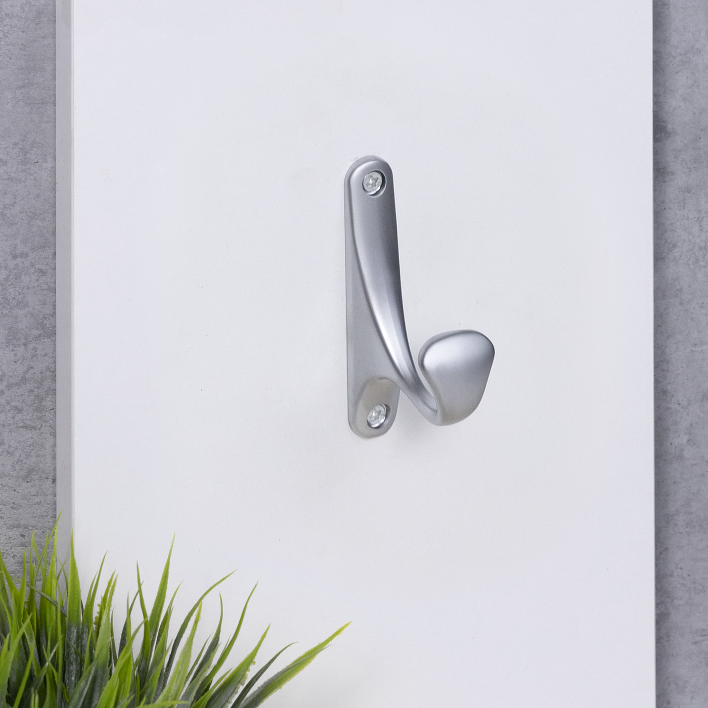 Крючок мебельный однорожковый DELTA хром матовый AKS 56832