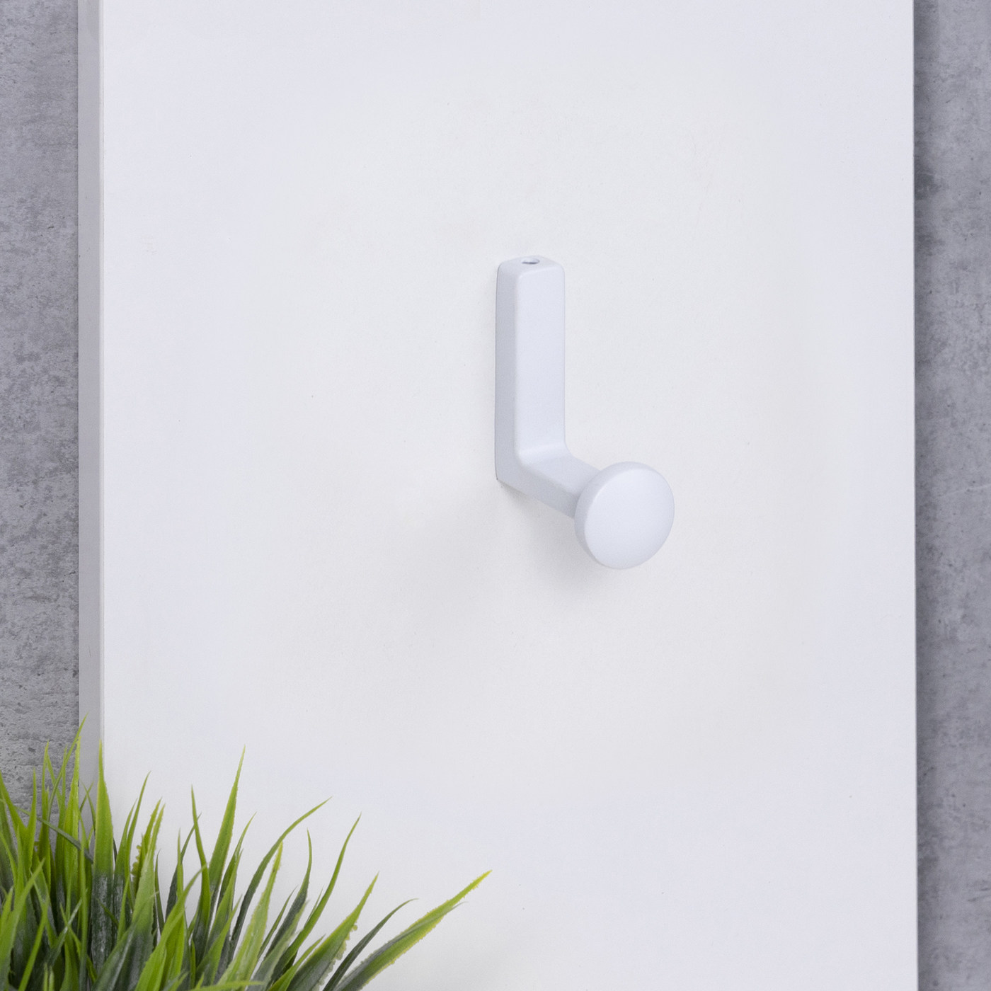 Крючок мебельный однорожковый KING белый матовый AKS 90278