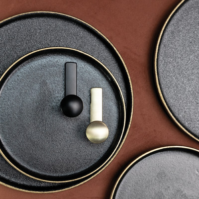 Крючок мебельный однорожковый KING графит AKS 90277