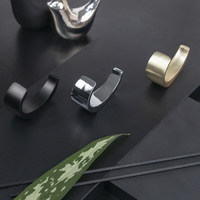 Крючок мебельный однорожковый MYHITO брашированное золото AKS 104197