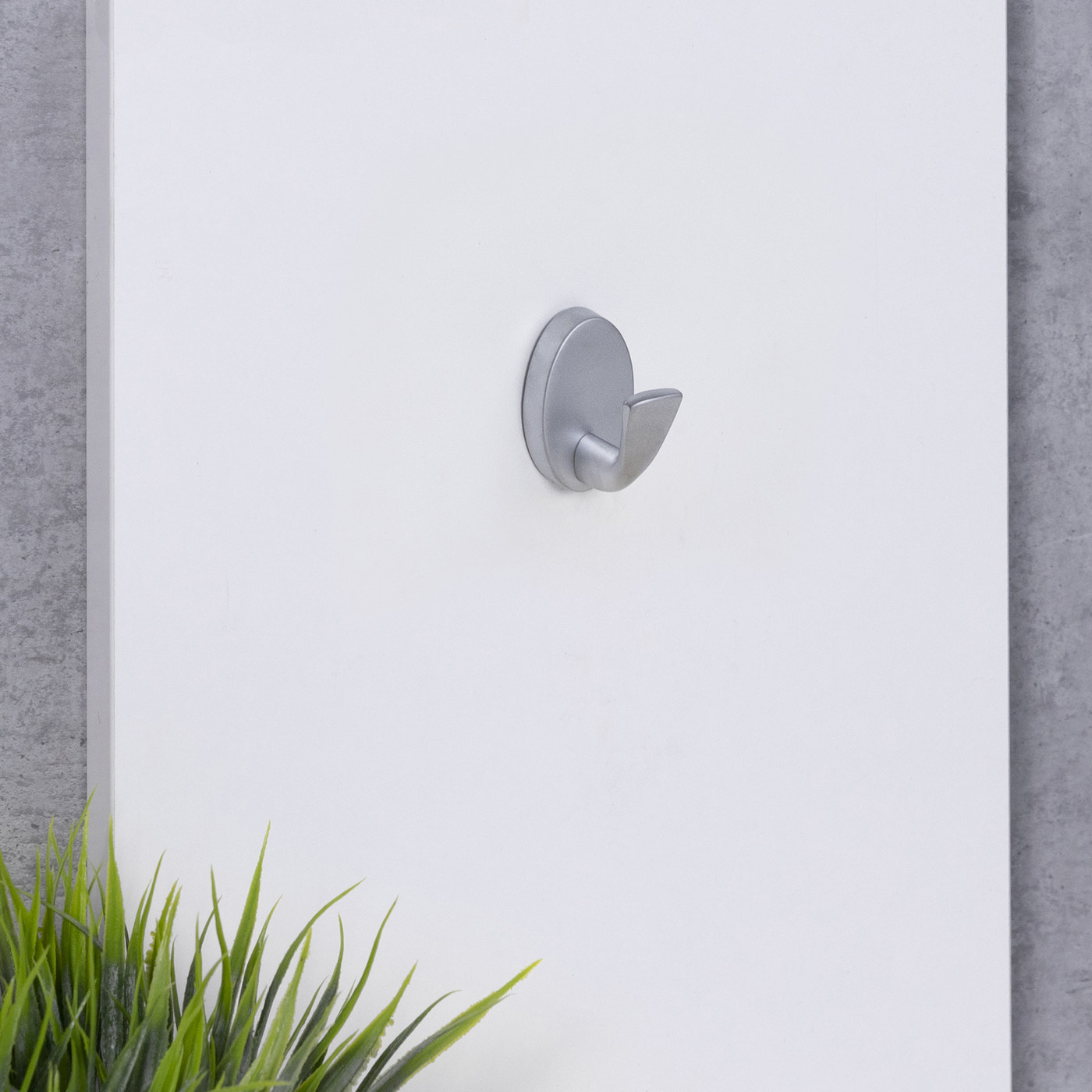 Крючок мебельный однорожковый QUEEN хром матовый AKS 90286