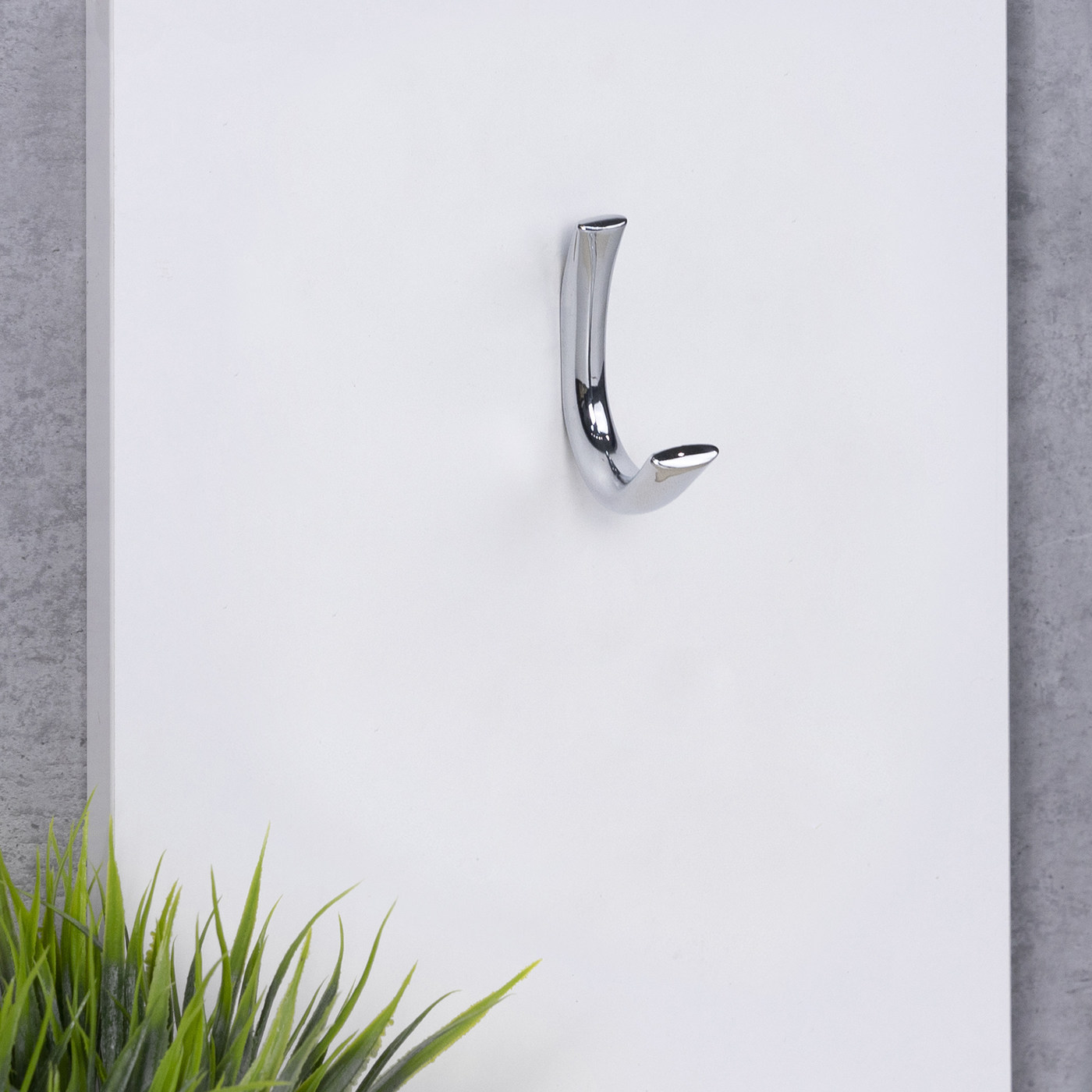 Крючок мебельный однорожковый SKY хром AKS 45267