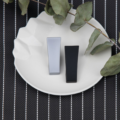 Крючок мебельный однорожковый SLASH хром матовый AKS 81552