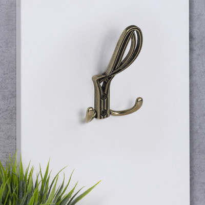 Крючок мебельный трехрожковый PALAZZO античная латунь AKS 81198