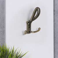 Крючок мебельный трехрожковый PALAZZO античная латунь AKS 81198