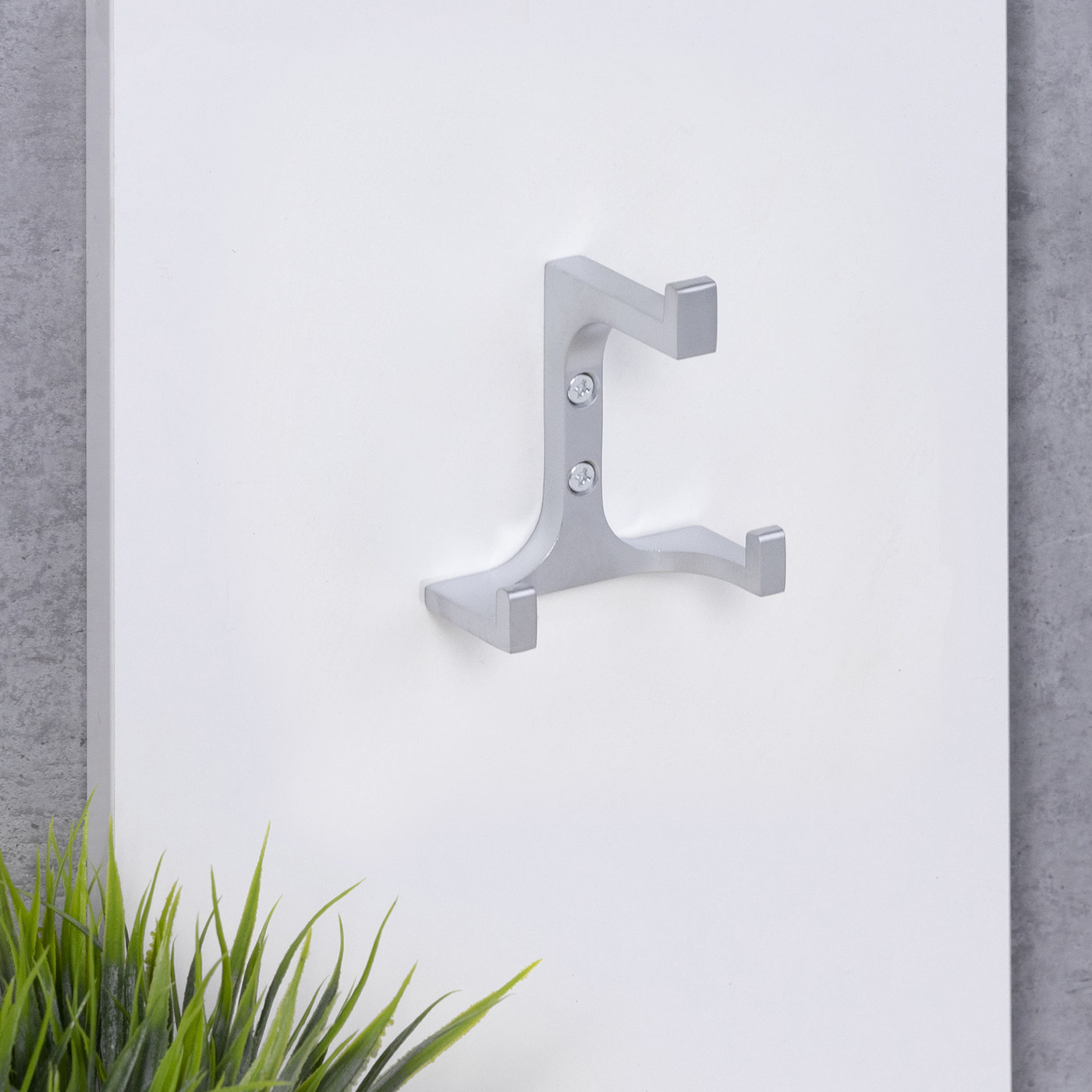 Крючок мебельный трехрожковый TRITON хром матовый AKS 61999