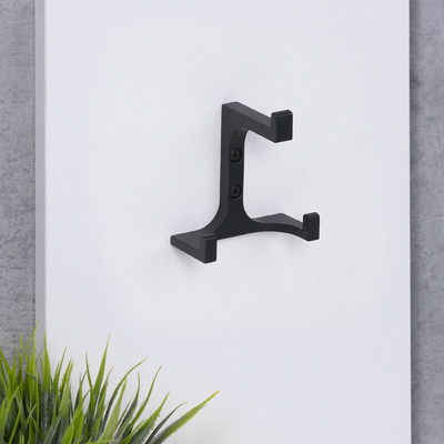 Крючок мебельный трехрожковый TRITON черный матовый AKS 62000