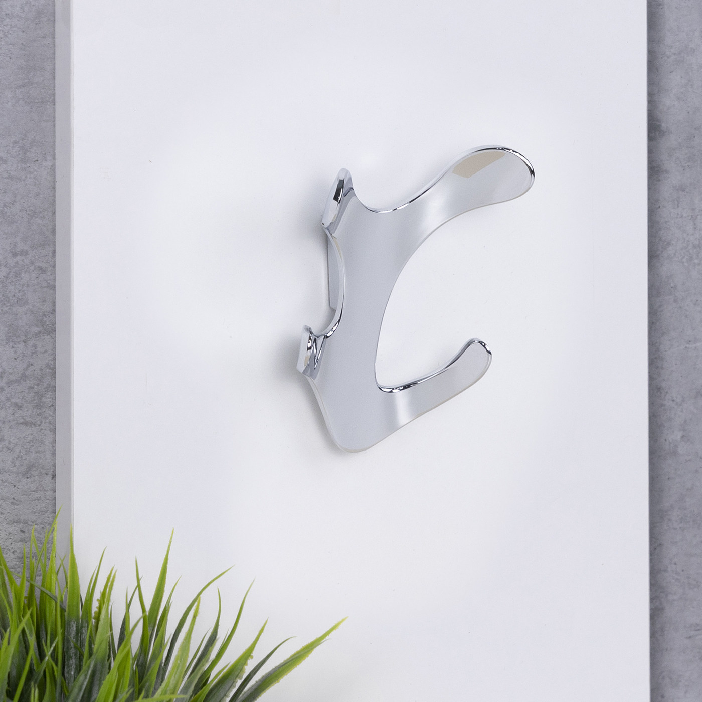 Крючок мебельный четырехрожковый KORAL хром AKS 64162