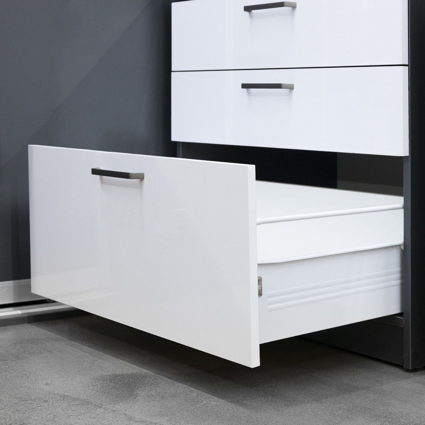 Металбокс 150/450 белый AKS 22305