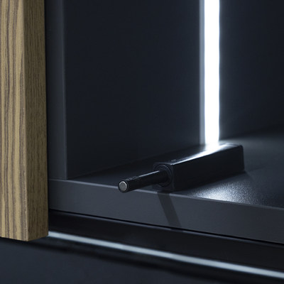 Толкатель TIP-ON усиленный с магнитным наконечником, черный  AKS  72257