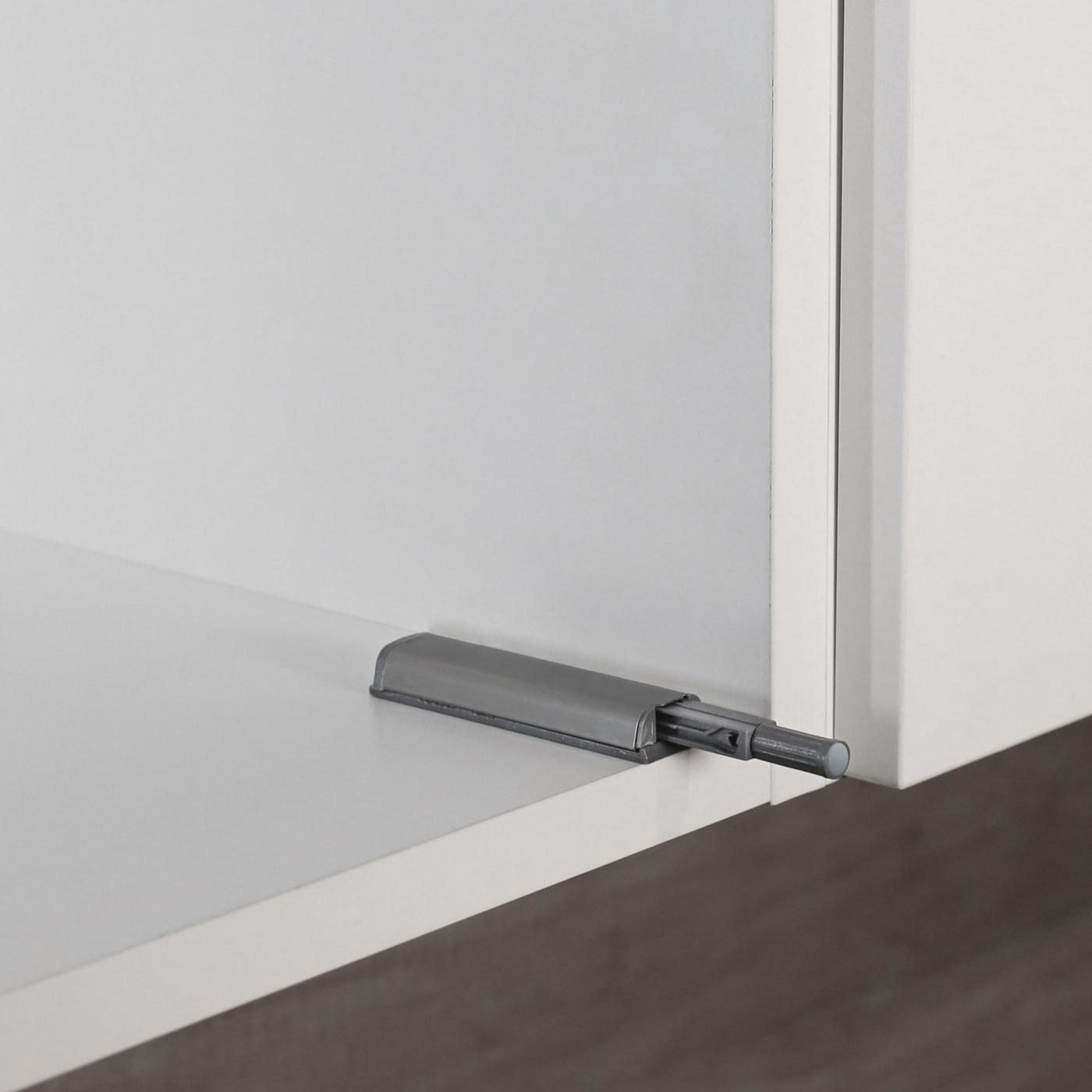 Толкатель в металическом корпусе, с силиконовым наконечником AKS 92365