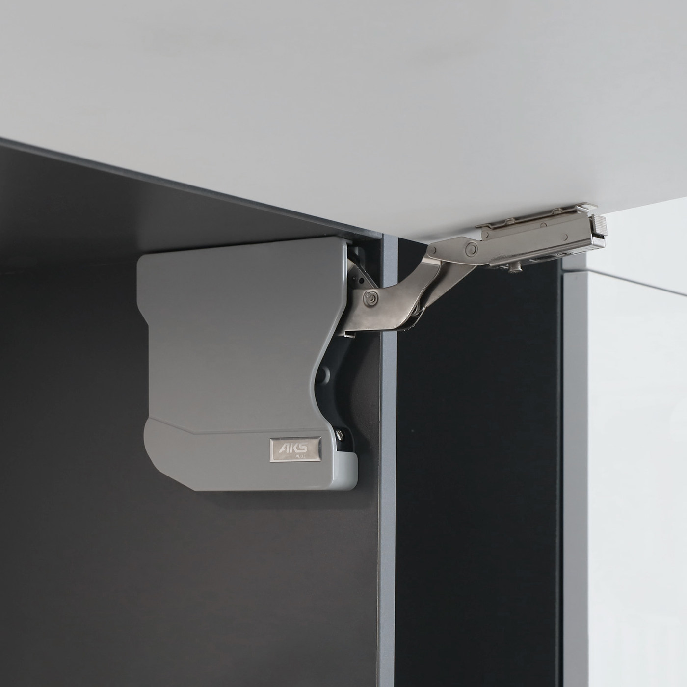 Подъемник HELIOS фиксация фасада в любом положении 4,9-6 кг AKS PLUS 78538