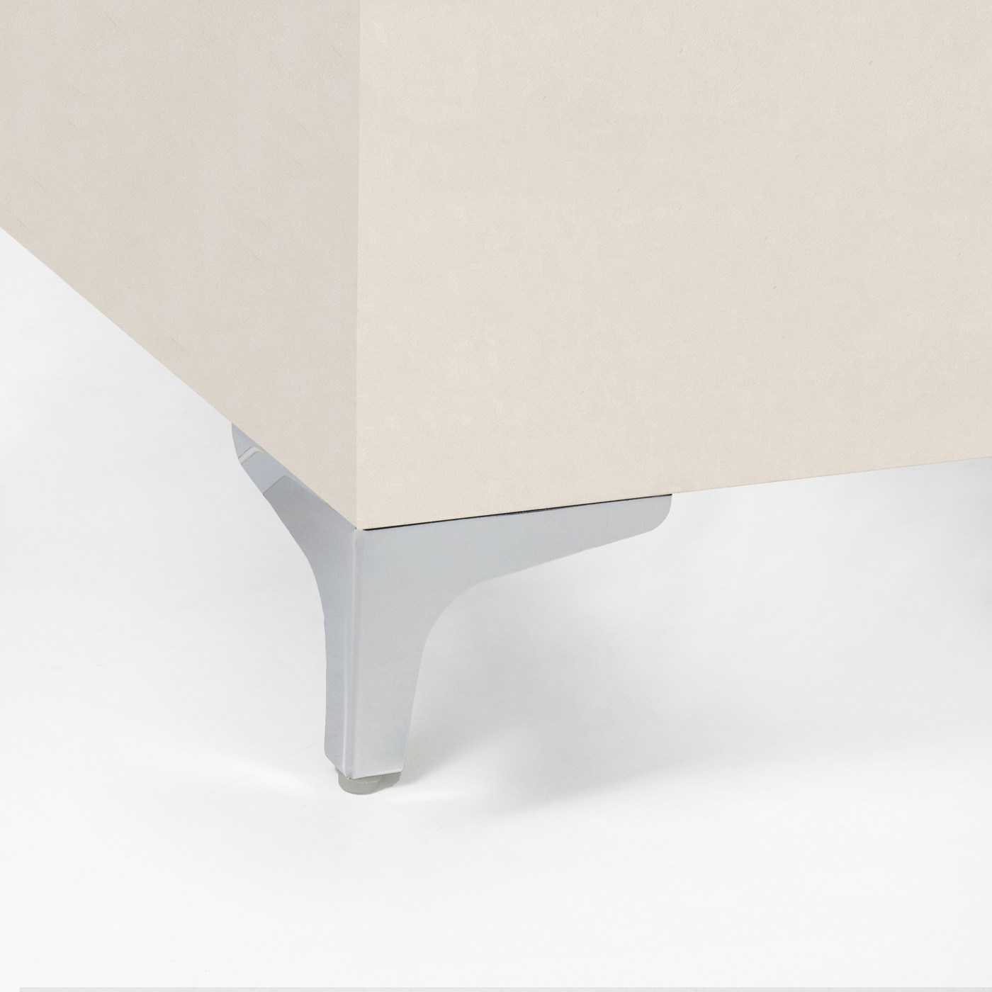 Опора мебельная угловая H100, хром AKS  64750