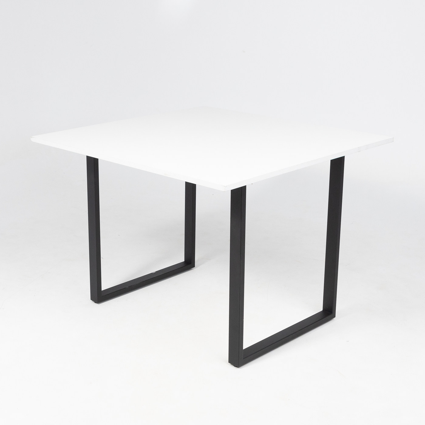 Подстолье THOR h-720 черный ( 595х720 ) (к-т 2шт) AKS 80939