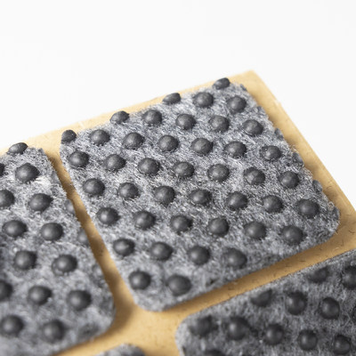 Подкладка самоприлипающая фетровая прорезиненная 30*30 (1 лист15 шт) серая AKS 109749