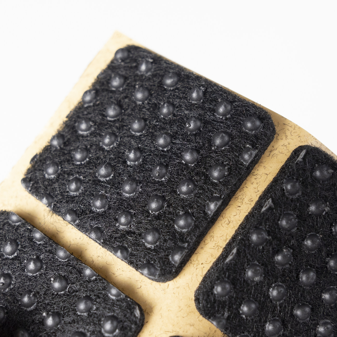 Подкладка самоприлипающая фетровая прорезиненная 30*30 (1 лист15 шт) черная AKS 109750