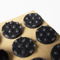 Подкладка самоприлипающая фетровая прорезиненная d15 мм (1 лист - 45 шт.) черная AKS 109795