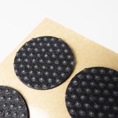 Подкладка самоприлипающая фетровая прорезиненная d40 мм (1 лист - 6 шт.) черная AKS 109735