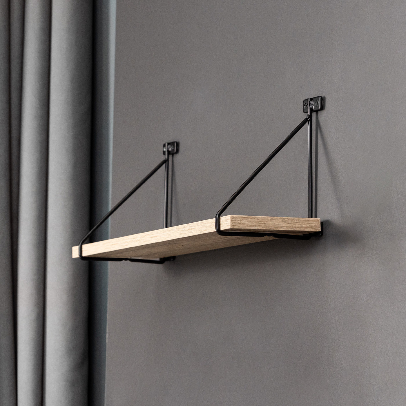 Полкодержатель FANTOM 166*209 черный AKS 70878