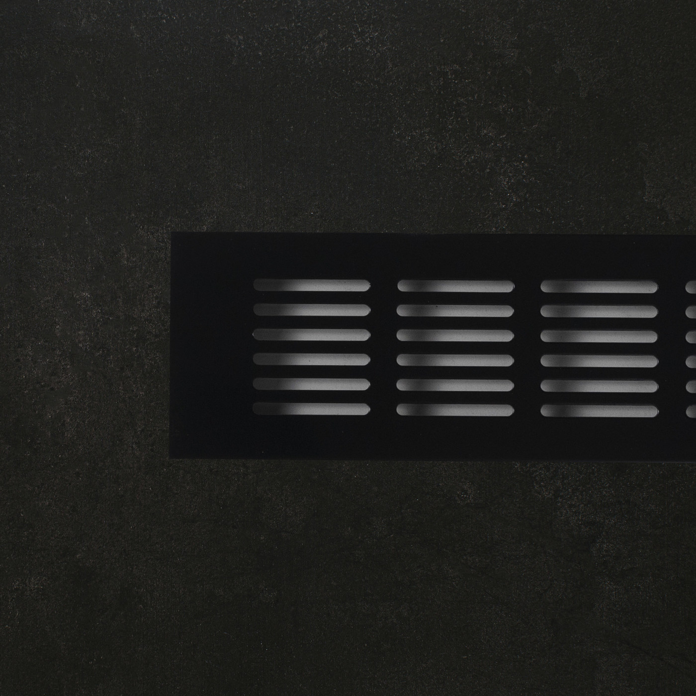 Решетка вентиляционная малая 60, черная AKS 65800