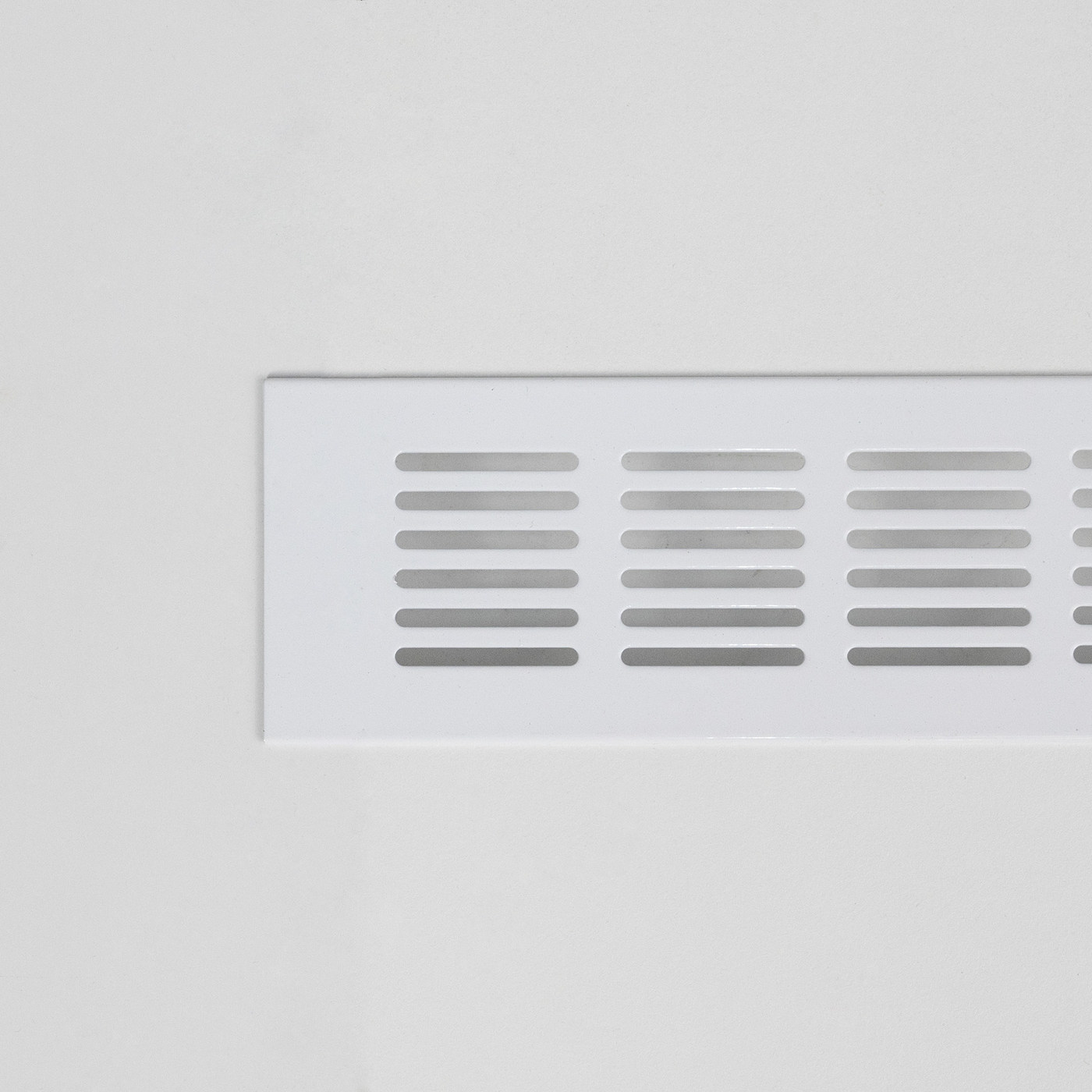 Решетка вентиляционная 250*60, белая AKS 89602