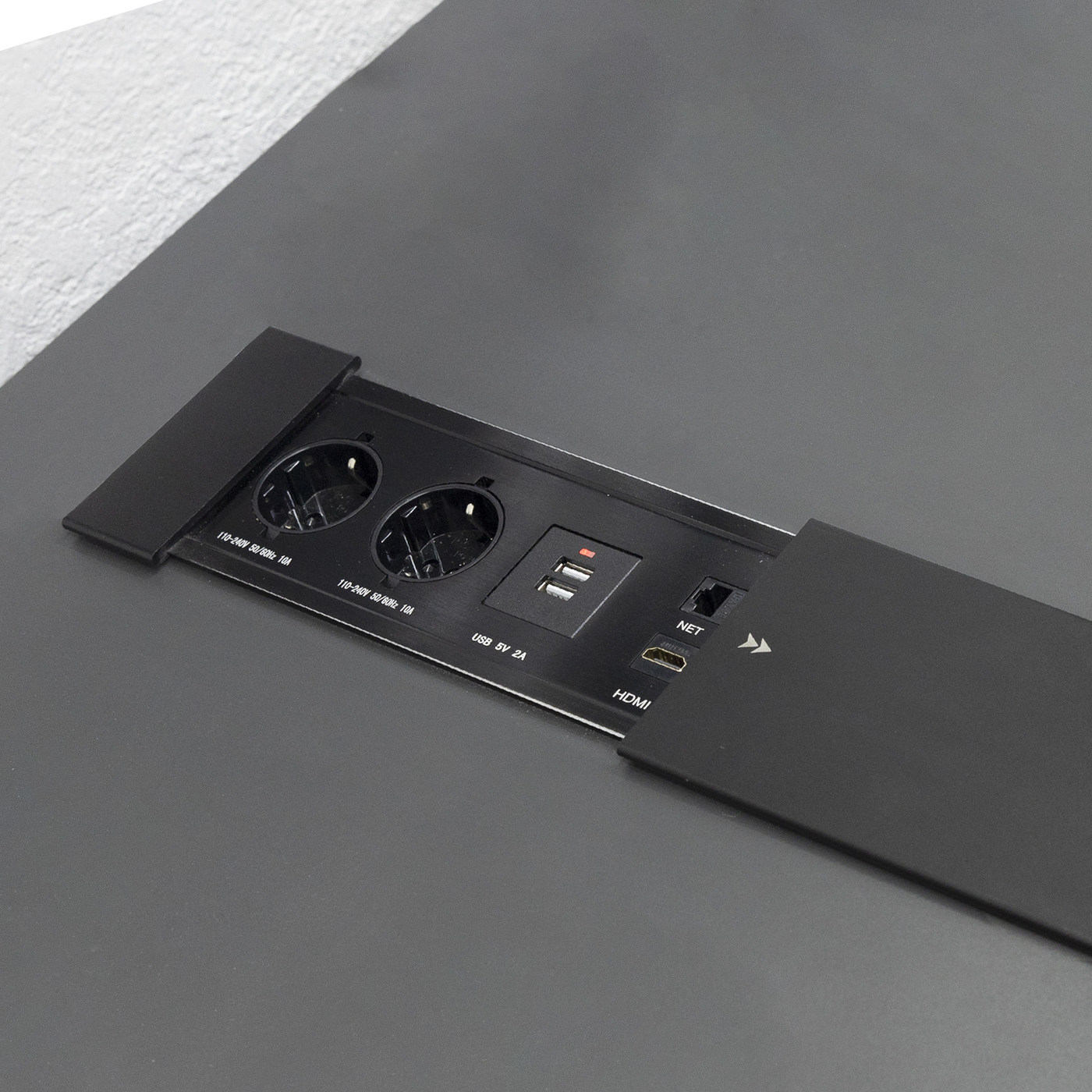 Выдвижной удлинитель 2 розетки/2 USB/HDMI/LAN 1,8м. черный AKS 78317