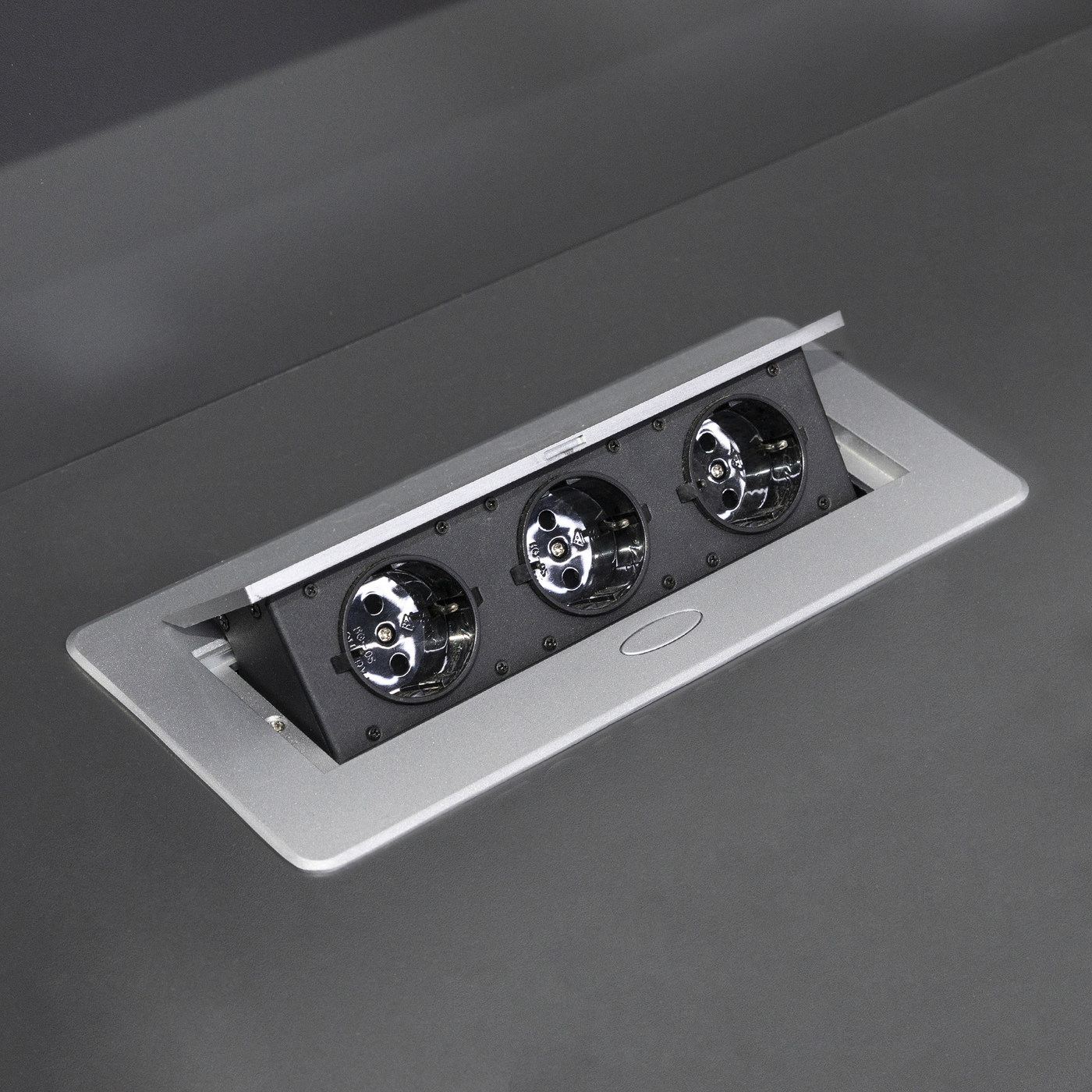 Выдвижной удлинитель NOVA, 3 розетки, алюминий AKS 78892