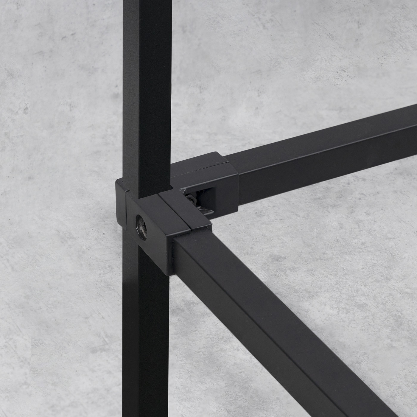 Труба квадр. L-3000 25*25 (1,4кг/1,0мм) QUADRO, черный AKS 112540