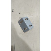 565 Уголок п/п (200 шт)