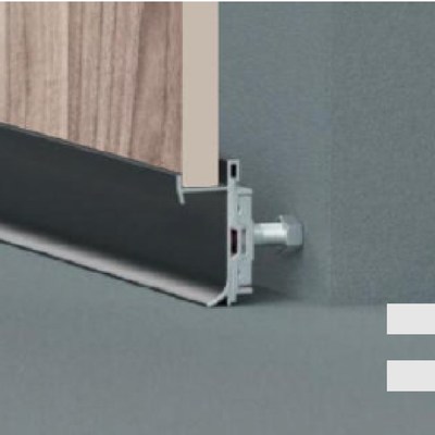 Напольный плинтус Р010 Черный матовый (2800х11) Ultra Wall 91111