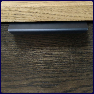 Ручка торцевая EVA BALANCE 160мм (L197мм), черный матовый MBA (уп25 шт) 3480