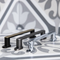 Ручка мебельная GRAND-128 черный+латунь AKS 56788