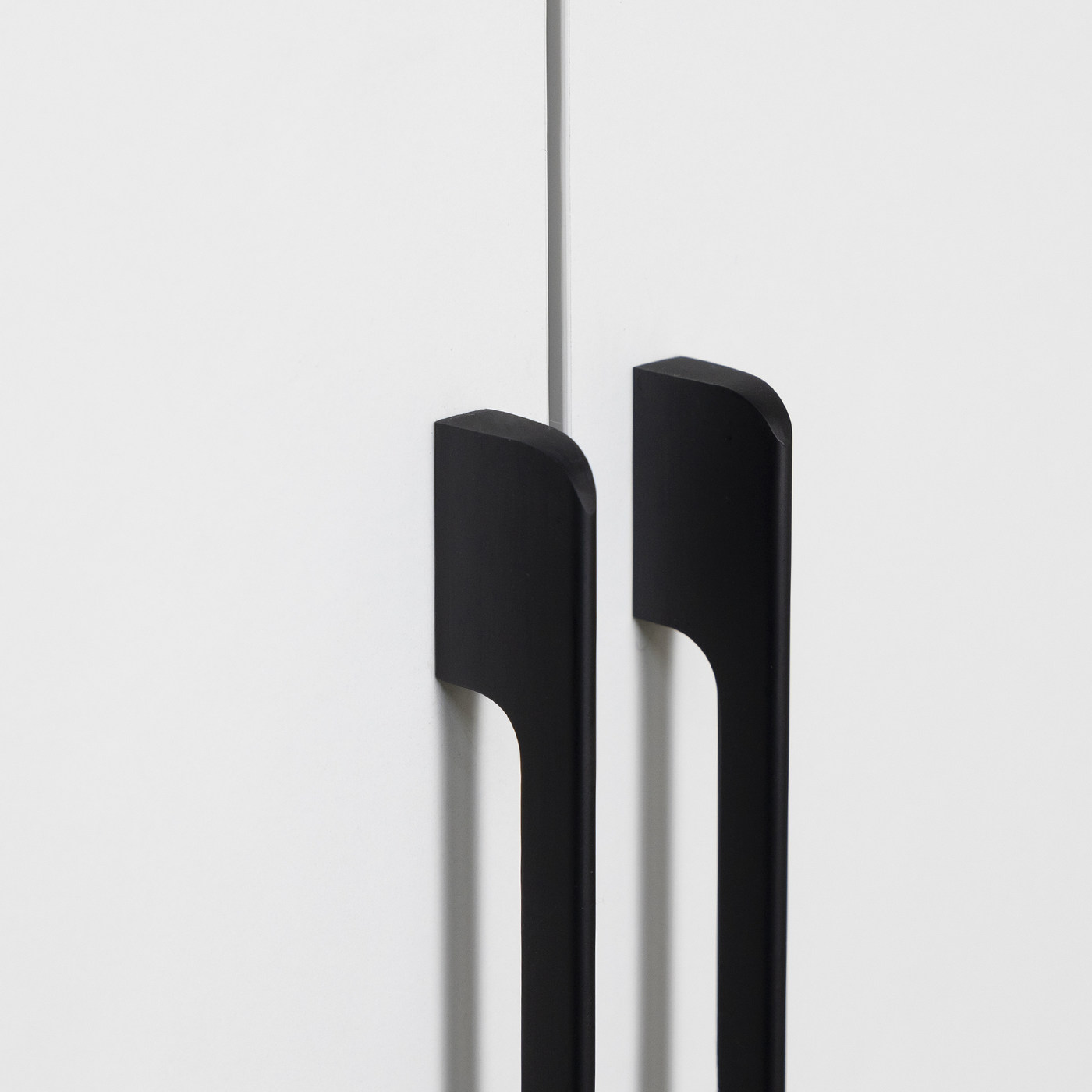 Ручка мебельная скоба алюм. ORION 1152/1200 черный матовый AKS 102793