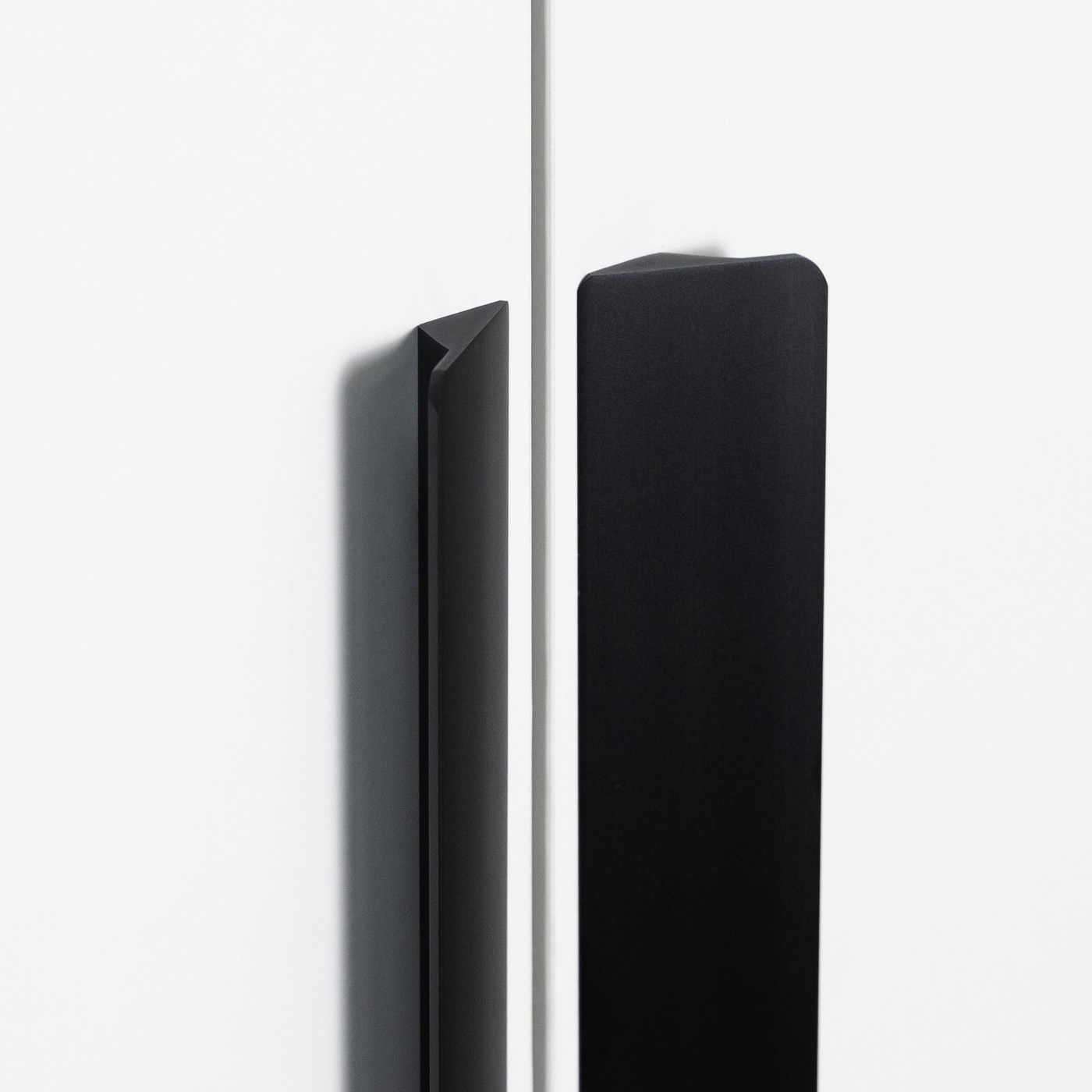 Ручка мебельная скоба алюм. ELBRUS 960/1000 черный матовый AKS 92252