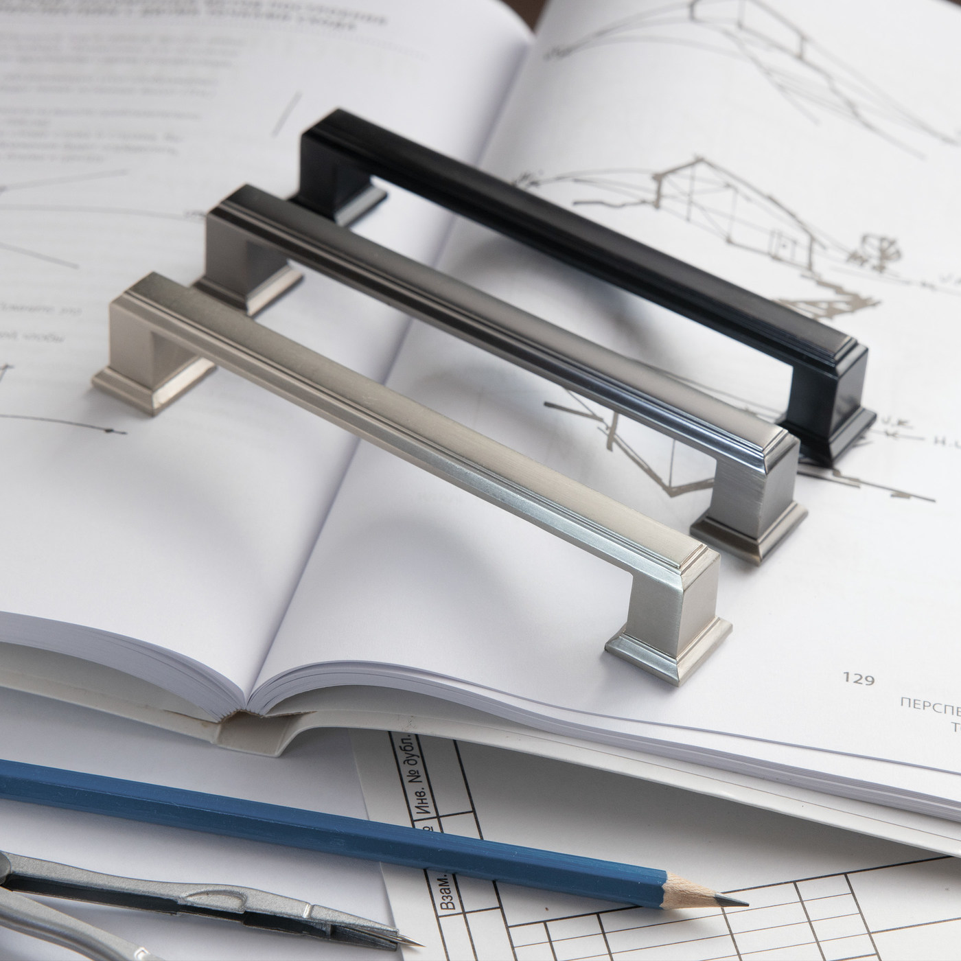 Ручка мебельная кнопка мет. IONIKA шлифованный титан AKS 56915