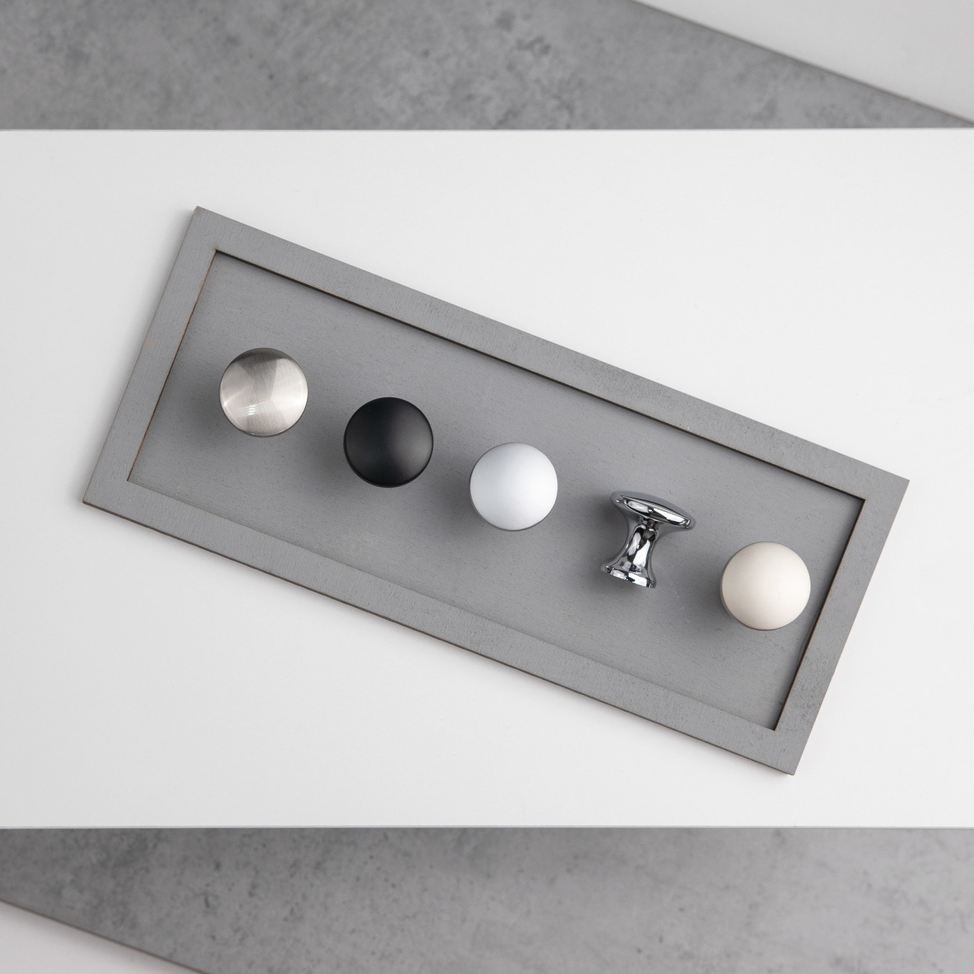 Ручка мебельная кнопка мет. ONLY хром матовый AKS 87935