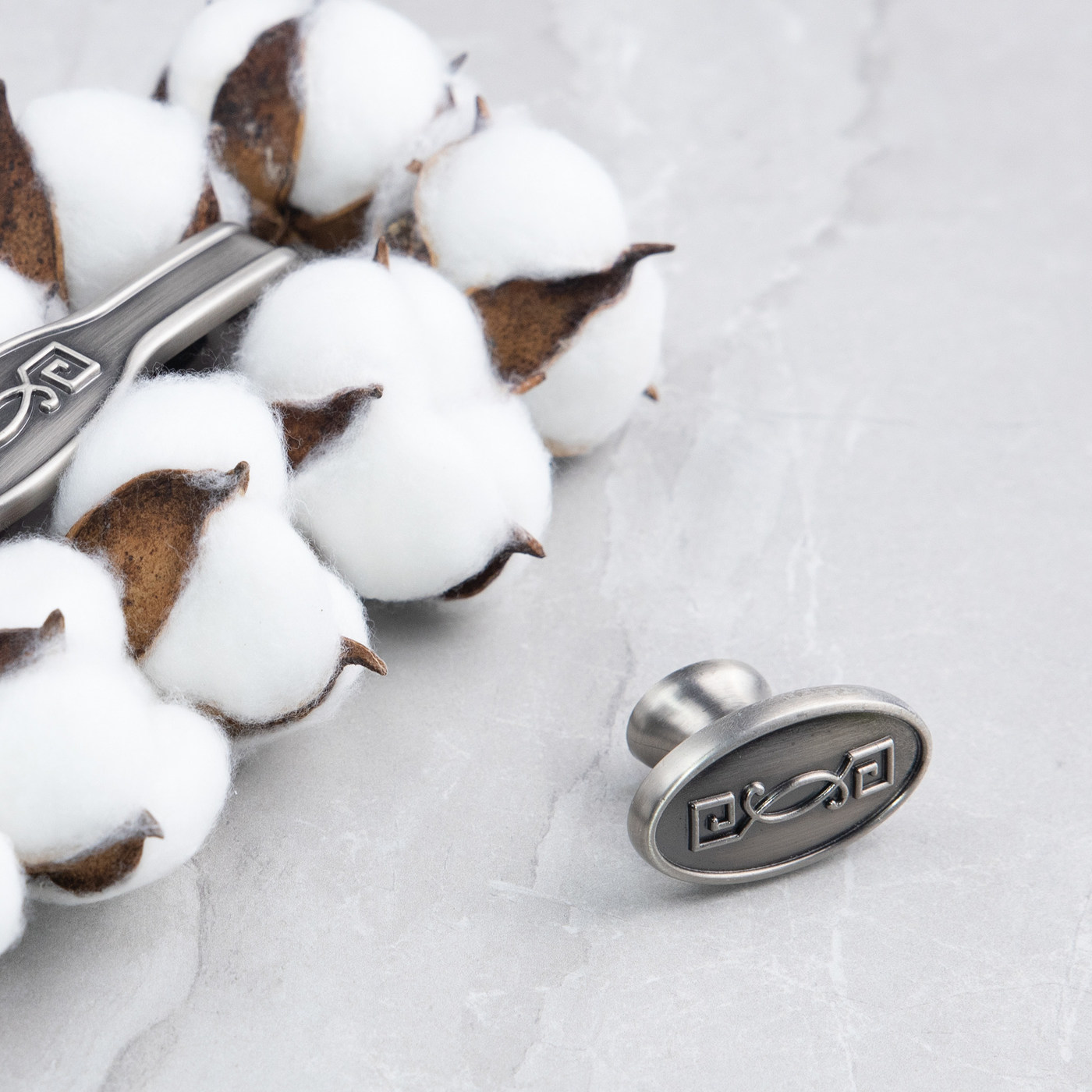 Ручка мебельная кнопка мет. PAOLA шлифованный никель AKS 56816