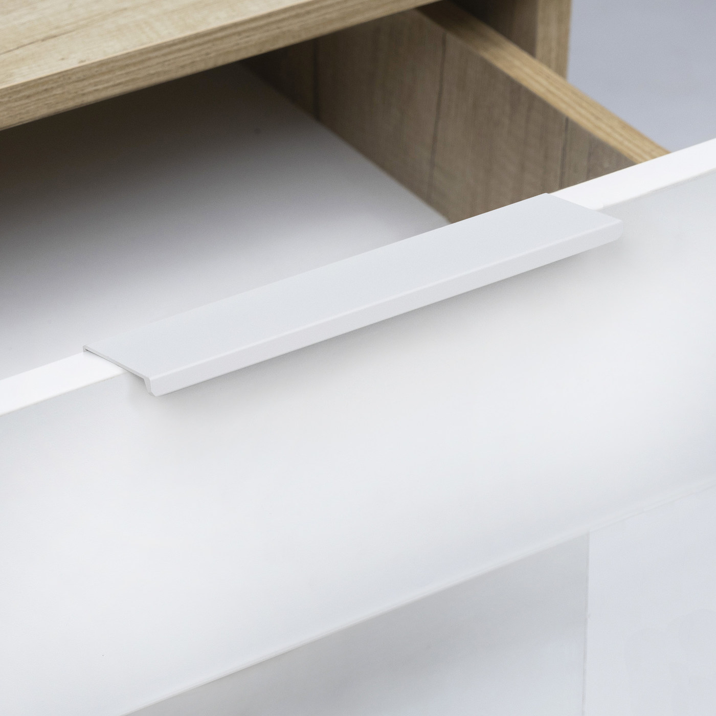 Ручка-профиль алюм. INSIDE-192 белый матовый AKS 100517 (стар.код 68419)