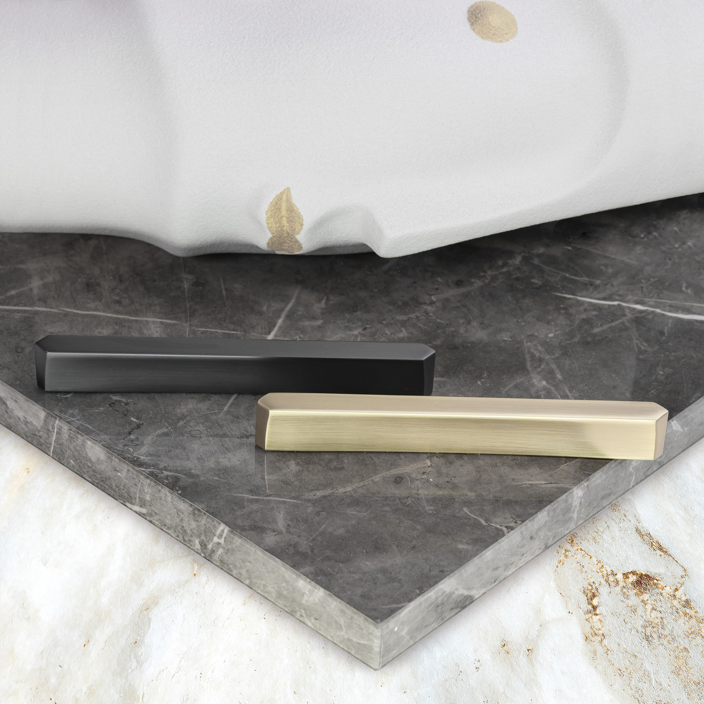 Ручка мебельная скоба мет. BELLINI 128 брашированное золото AKS 104134