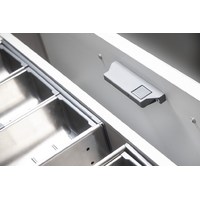 Ручка с поводком внутреннего ящика Slimbox 13,5-21 мм белая AKS 94124