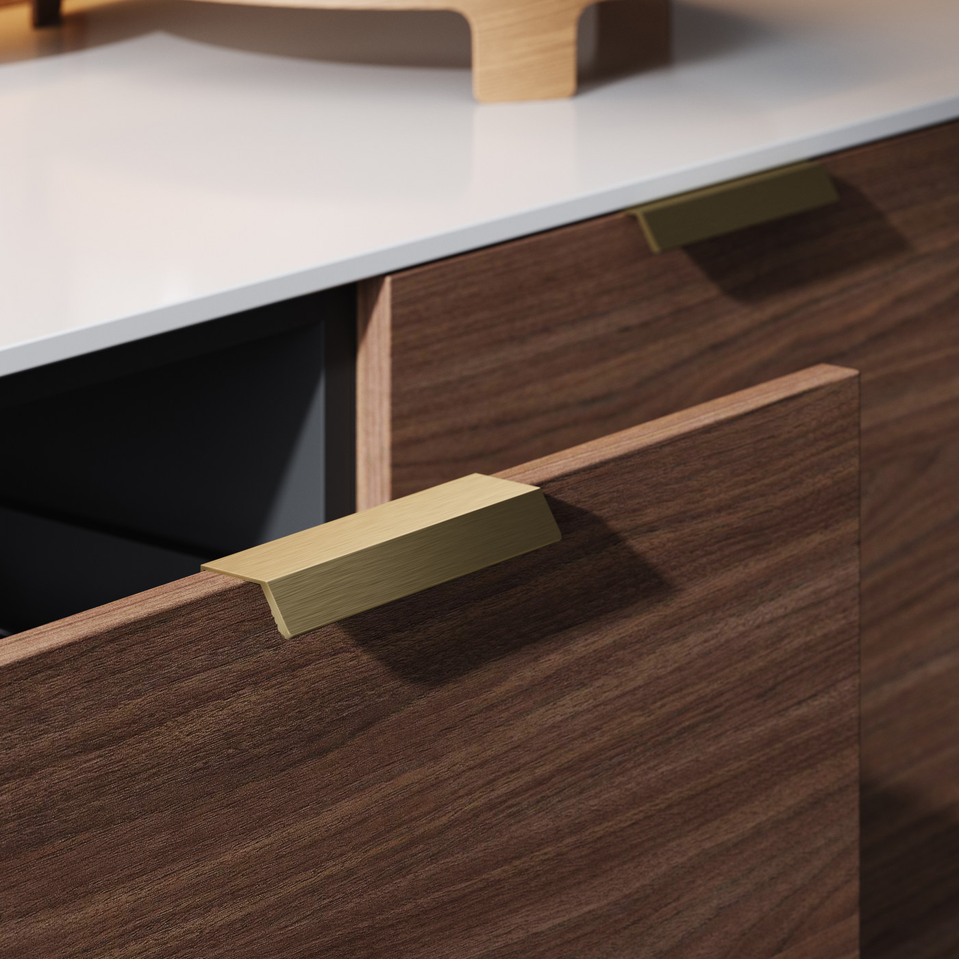 Ручка мебельная накладная алюм. GEOS 128/150 брашированное золото AKS 112927