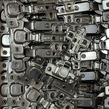 Качественная мебельная фурнитура для кухни